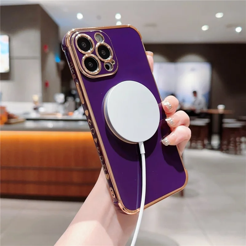 Coque magnétique pour iPhone 13 Pro Max, en TPU doux et résistant aux chocs, avec couvercle arrière et côtés en forme de cœur - Violet foncé