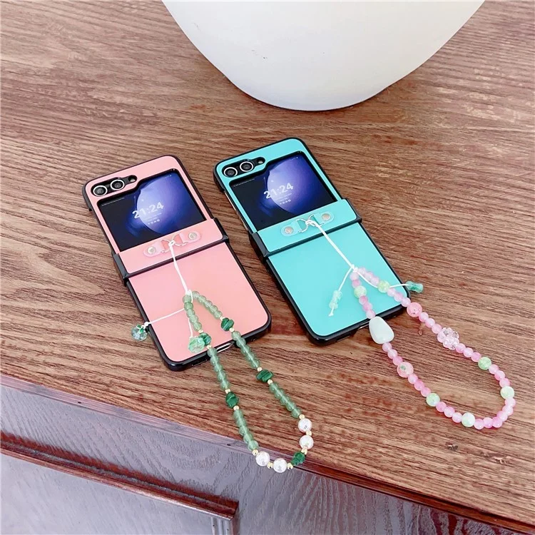 Per Samsung Galaxy Z Flip6 5G Case Skin-Touch Leather Coated Phone Cover con Wrist Bead Chain - Blu