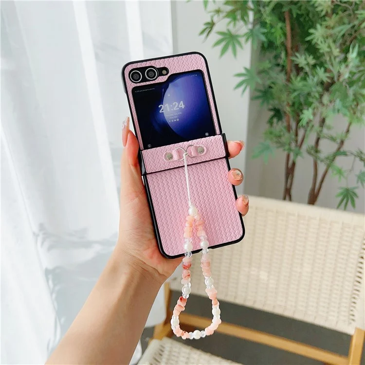 Para Samsung Galaxy Z Flip6 5G Funda con pulsera de cuentas Funda de teléfono con revestimiento de cuero Textura de estera de paja - Rosa