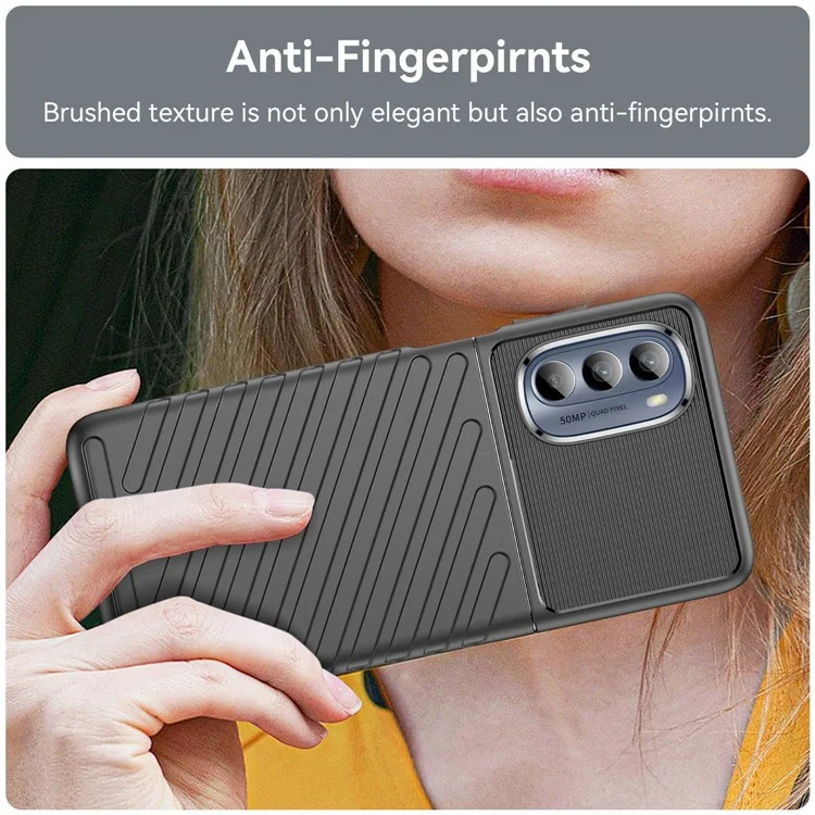 Для Motorola Moto G62 5G Thunder Series Anti-scratch Thickened TPU Cover Twill Texture Non-slip Phone Case - Black