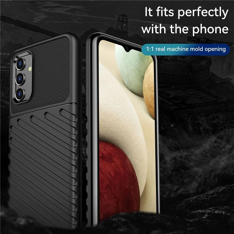 Para Samsung Galaxy A04s 4G (164,7 x 76,7 x 9,1 mm) Série Thunder Capa de Telefone Macia de TPU Reforçada Textura de Trama Resistente a Quedas - Preto