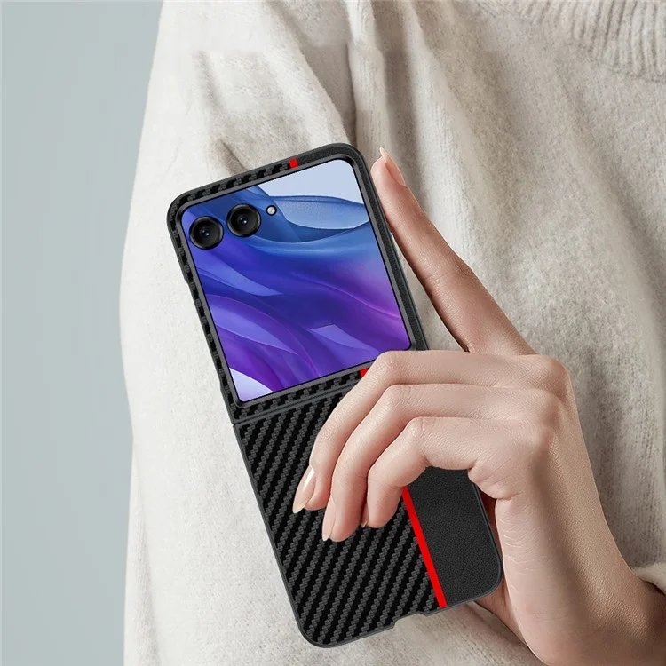 Funda para Motorola Razr 50 Ultra 5G Textura de Fibra de Carbono Anti-Caída Cubierta de Teléfono PC - Rojo Splicing
