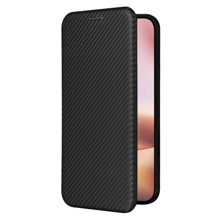 Funda para iPhone 16 de piel sintética con textura de fibra de carbono - Negro