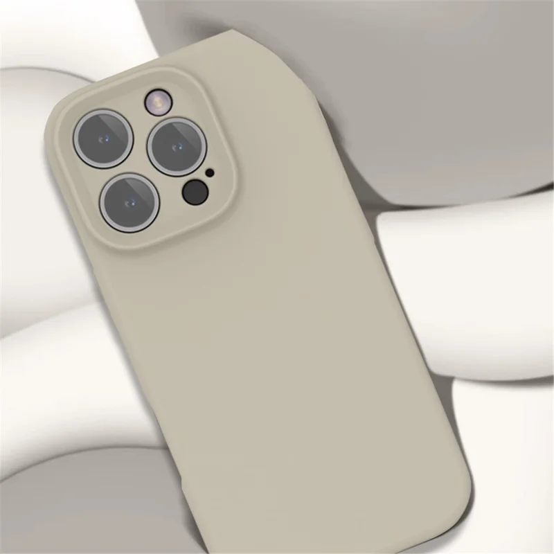 Til iPhone 16 Pro Max Case PC+Liquid Silicone Beskyttende Telefonbeskyttelse med Microfiber Fodring - Lysegrå