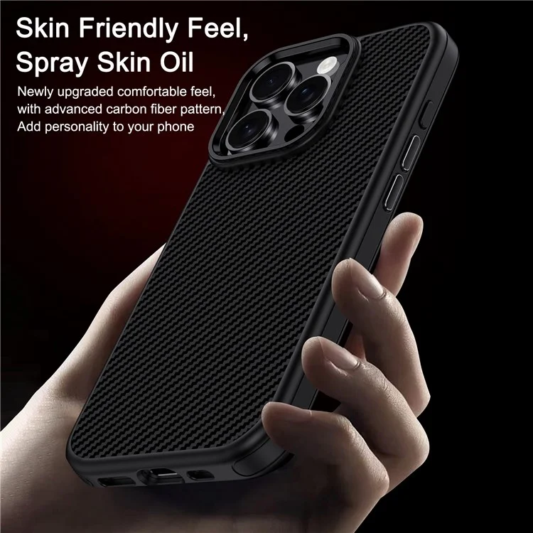 IPAKY Para iPhone 16 Pro Max Carcasa TPU Textura de Fibra de Carbono Cubierta del Teléfono Marco de Lente de Metal - Negro