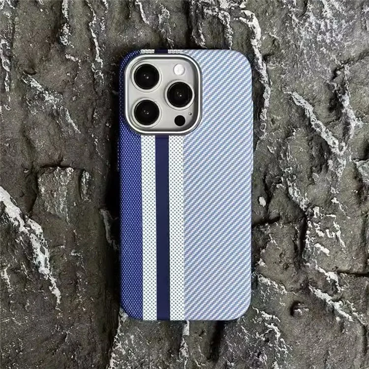 Per Iphone 15 Pro Case Compatibile Con Copertina Telefonica PC Per Texture in Fibra di Carbonio MagSafe - Baby Blue Vertical Stripes