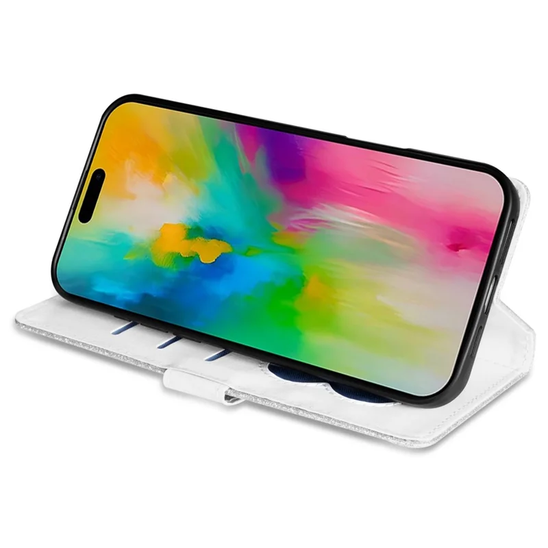 غطاء واقٍ لهاتف iPhone 16 بتصميم مزين باللؤلؤ وفتحة بسحاب - فضي