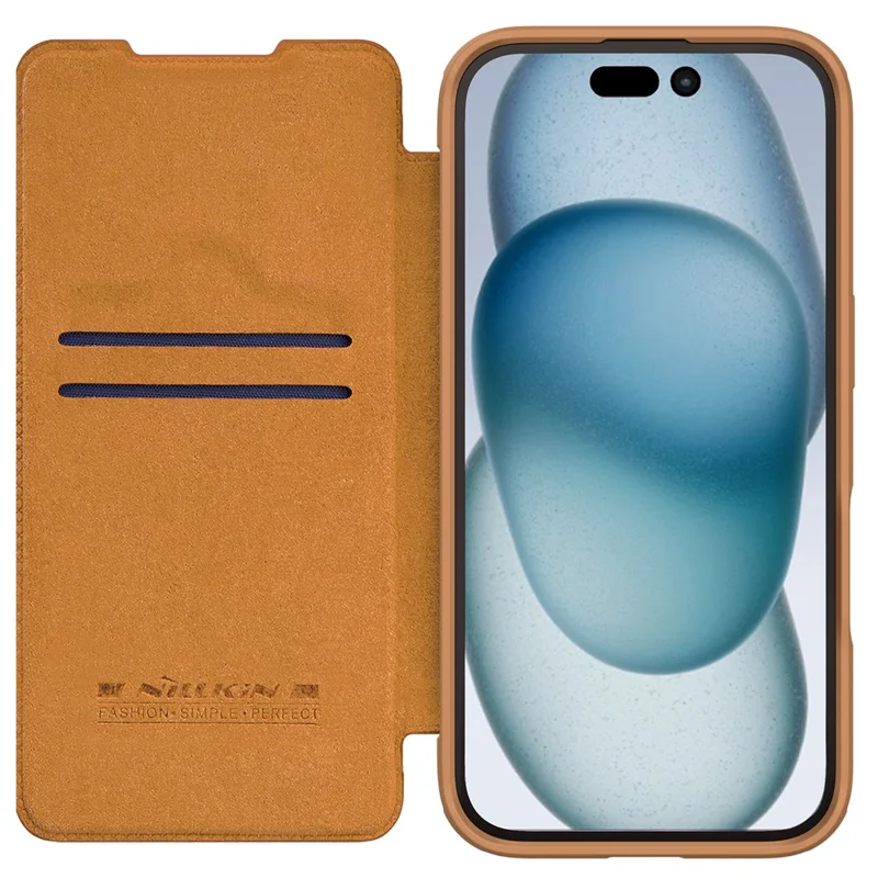NILLKIN Qin Prop Series für iPhone 16 Pro Ledertasche mit Linsenständer und Telefonschutz - Braun
