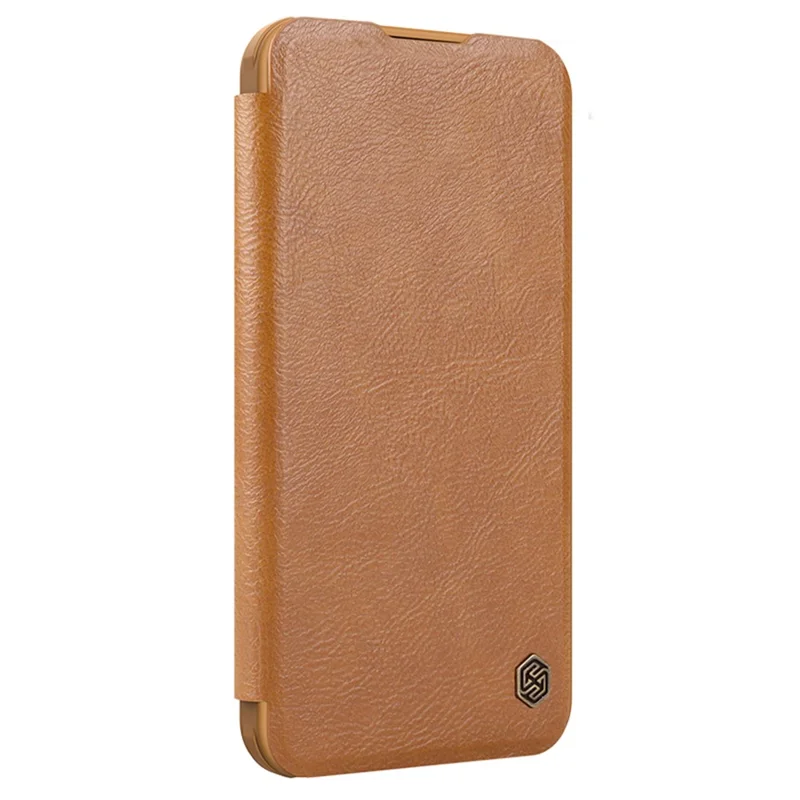 NILLKIN Qin Prop Series für iPhone 16 Pro Ledertasche mit Linsenständer und Telefonschutz - Braun