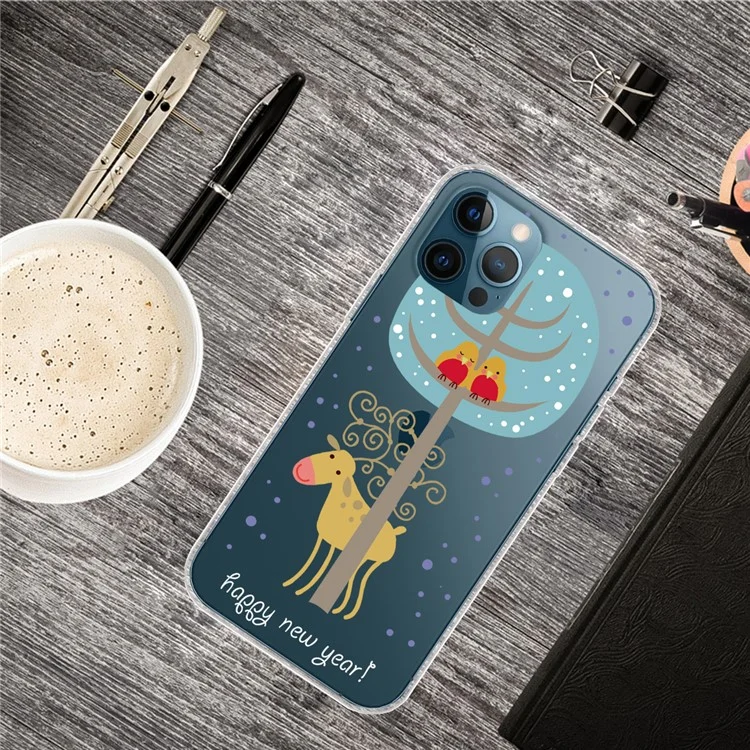 Para el caso del iPhone 16 Pro Navidad Patrón de impresión Soft TPU Cubierta del teléfono - Ciervo bajo el árbol