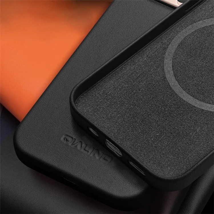 Étui de Téléphone Anti-automne Qialino Pour Iphone 14 Plus Cadre de Protection Magnétique Protectrice en Cuir Authentique Couverture PC à L'épreuve de Choc - le Noir