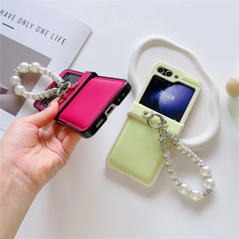 For Samsung Galaxy Z Flip7 FE 5G / Z Flip6 5G Case Crazy Horse Leather+PC Phone Cover with Wrist Pearl Strap - Light Green
