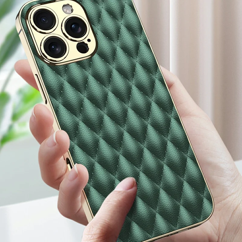 GKK Pour iPhone 16 Pro Max Case Rhombus Imprinted PU+TPU+PC Phone Shell Electroplating Border - Noir