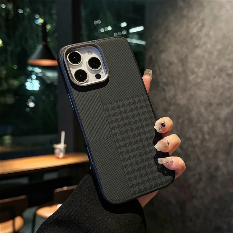 Per Iphone 16 Pro Max Case Carbon Fibre Texture in Pelle+tpu+pc Coperchio Del Telefono - Nero / a Scacchi