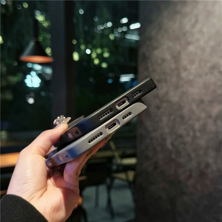 Para Iphone 16 Pro Case Carbon Fiber Texture Leather+TPU+PC Skin-touch Cover Cover - Negro / a Cuadros