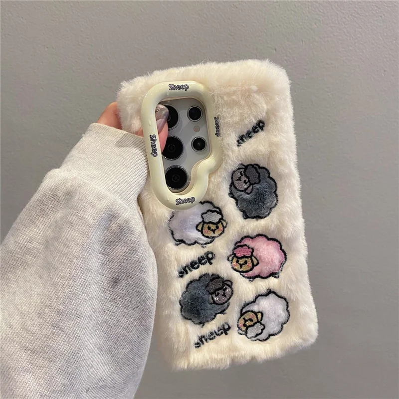 Per Samsung Galaxy S24 Ultra Case Ricamato a Pecora Ricamato a Cavendone TPU Plush Furry Phone Cover - Bianco