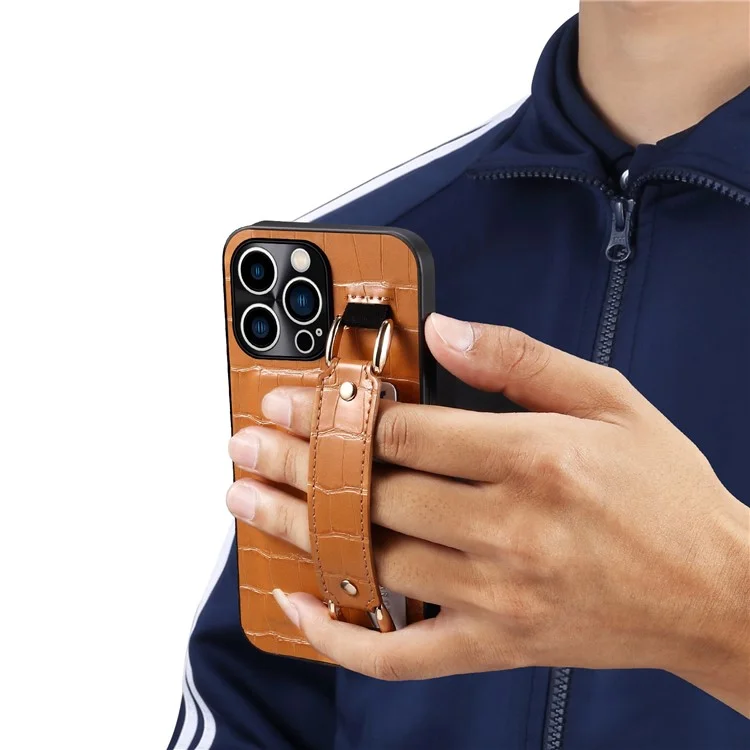 Per iPhone 14 Pro Max DW Card Holder PU Leather Coated TPU Case Crocodile Texture Hand Strap Kickstand Anti-drop Cover - Marrone