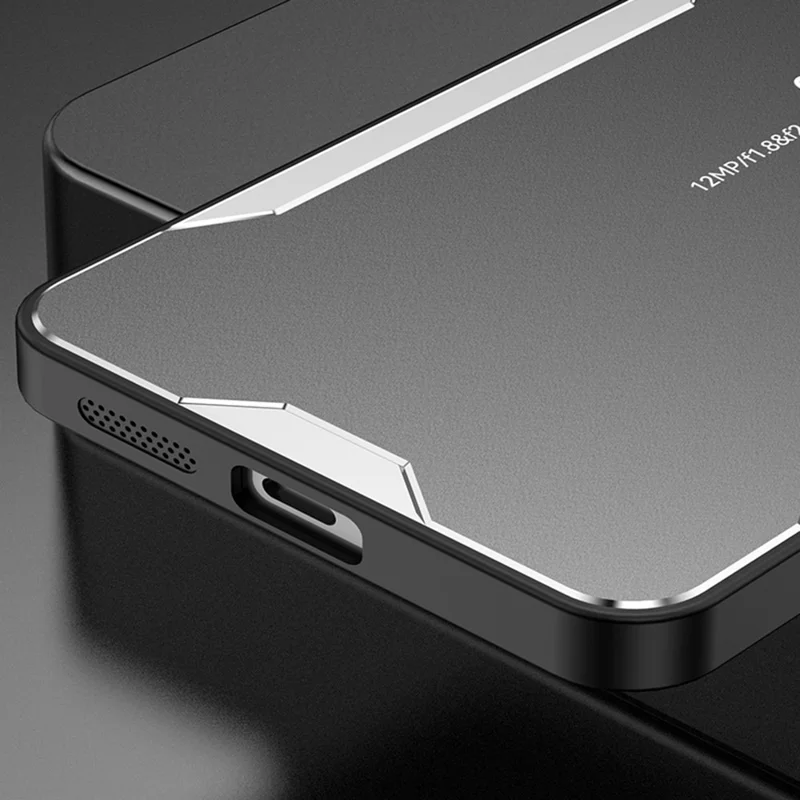 For iPhone 16 Phone Case Aluminium Alloy TPU PC Back Cover - Gold