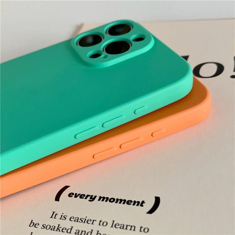 For iPhone 16 Pro Phone Back Case Scratch Resistant Silicone Mobile Cover - Black