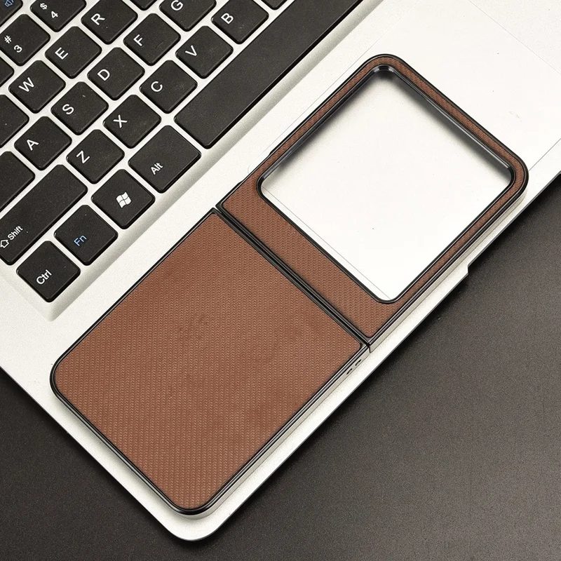 Funda para Infinix Zero Flip 5G de fibra de carbono con textura, a prueba de golpes, de PU+PC - Marrón