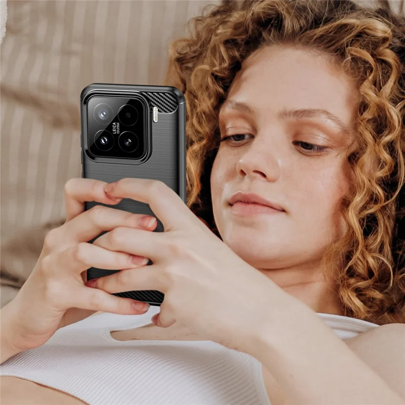 Xiaomi 15 hoesje met koolstofvezelstructuur, geborsteld, anti-vingerafdruk, telefoon achterkant - zwart