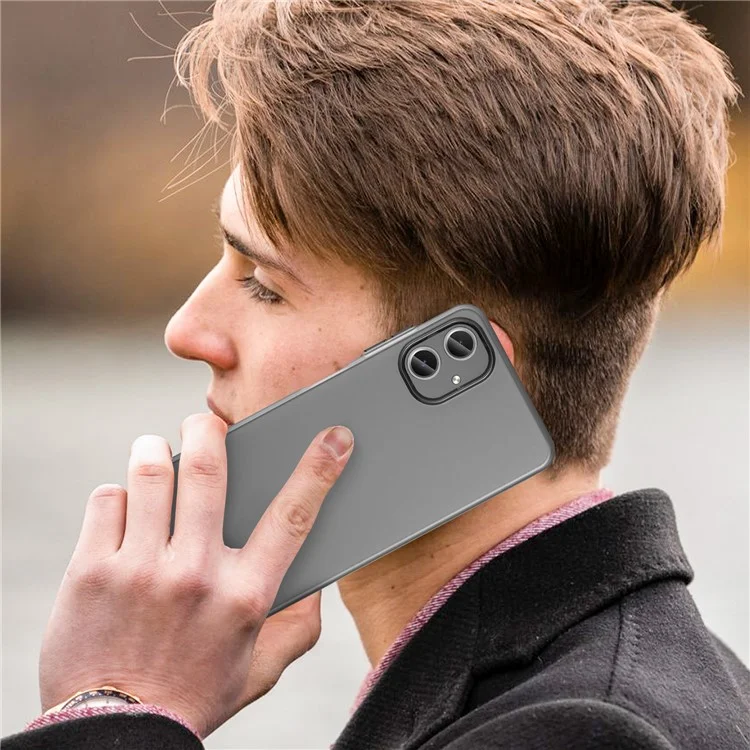 Coque pour Samsung Galaxy A06 en TPU + PC, couvercle de téléphone arrière mat et translucide - Noir