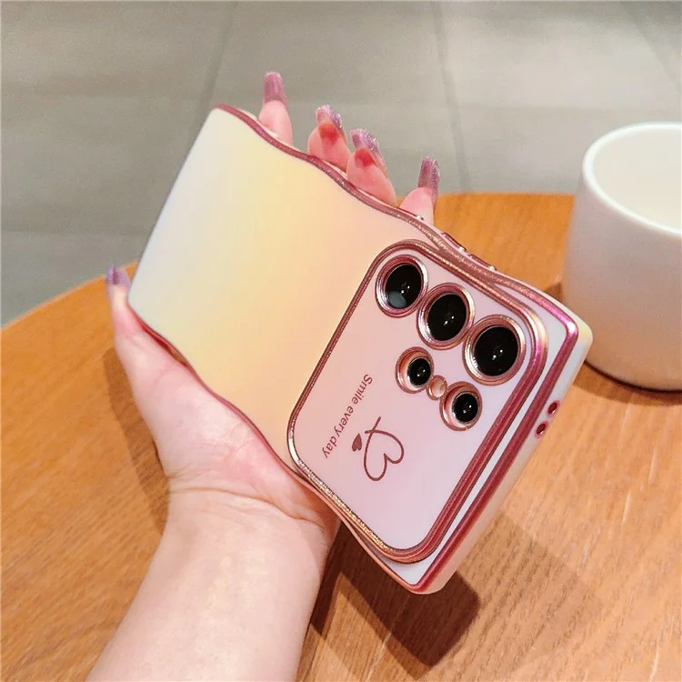 Capa para Samsung Galaxy S25 Ultra em formato de coração ondulado, feita de TPU, com design iridescente degradê - Rosa colorido