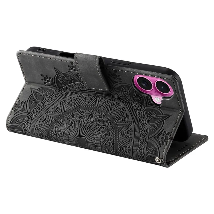 Funda para iPhone 16 Plus, estilo 018, con piel de cartera grabada con un diseño de tótem, color gris.