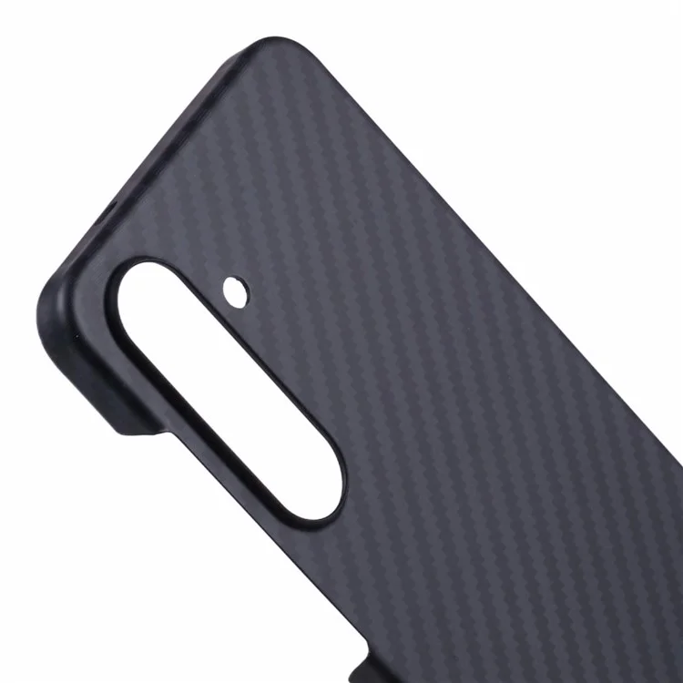 CUSTODIA PER SAMSUNG GALAXY S25 LEVEL CON PROTEZIONE FOTOCAMERA, COVER RIGIDA IN PC CON TEXTURE IN FIBRA DI CARBONIO