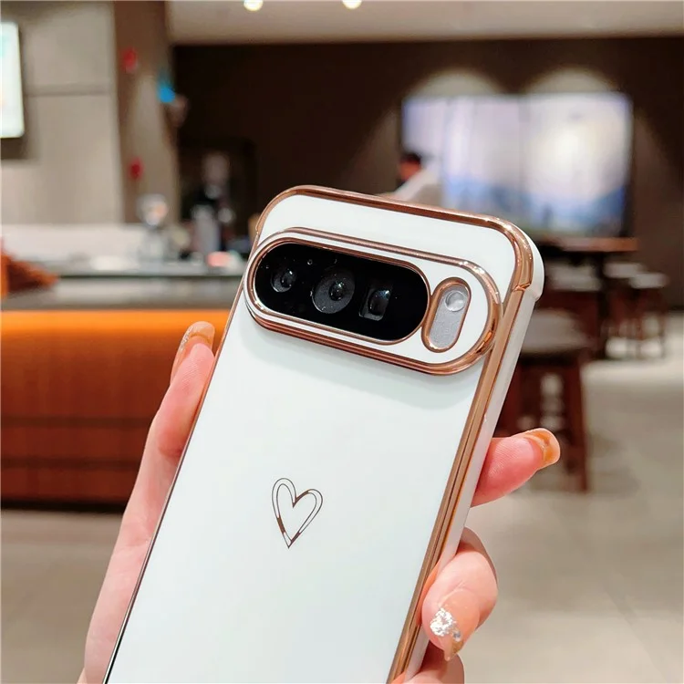 Coque pour Google Pixel 9 Pro XL, motif cœur d'amour en TPU, bordure électroplaquée - Marron