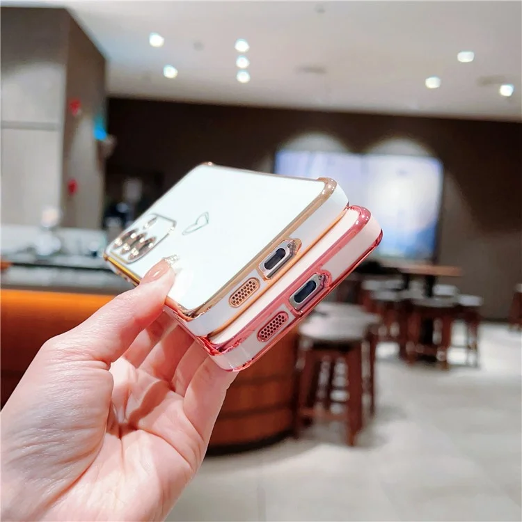 Чехол для Samsung Galaxy S24 с узором в виде сердца, TPU, с электрохромированным краем - черный