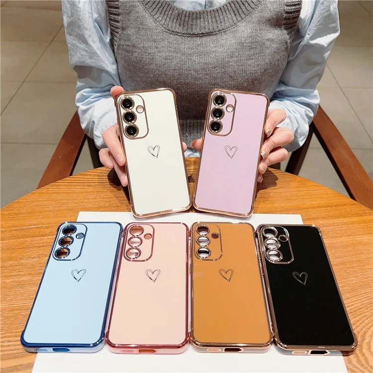 Чехол для Samsung Galaxy S24 с узором в виде сердца, TPU, с электрохромированным краем - черный