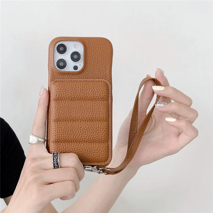 Für iPhone 15 Pro Hülle mit Kartenschlitzen, Ständer, PU-Leder + PET-Handyhülle mit Handschlaufe - Dunkelbraun