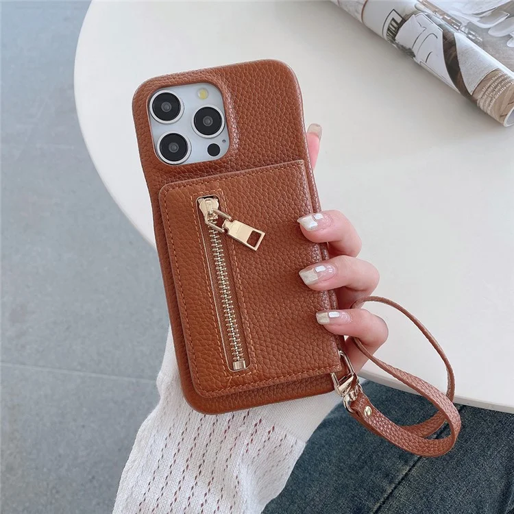 Funda para iPhone 16 Pro Max con ranuras para tarjetas, soporte, cubierta trasera de piel sintética con bolsillo con cremallera y correa para la muñeca - Marrón oscuro