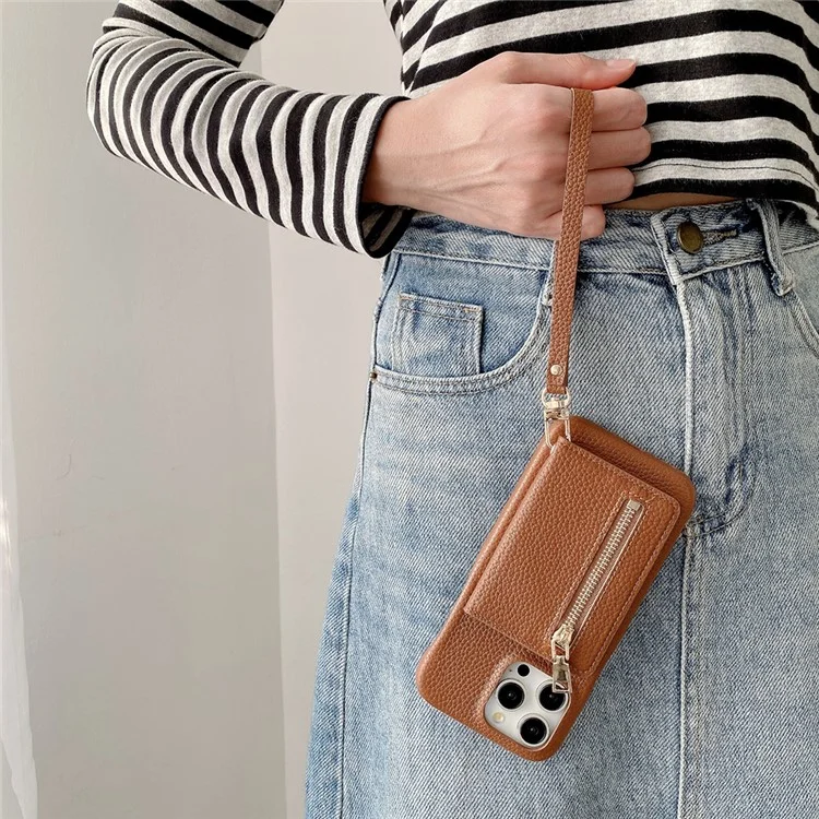 Funda para iPhone 16 Pro Max con ranuras para tarjetas, soporte, cubierta trasera de piel sintética con bolsillo con cremallera y correa para la muñeca - Marrón oscuro