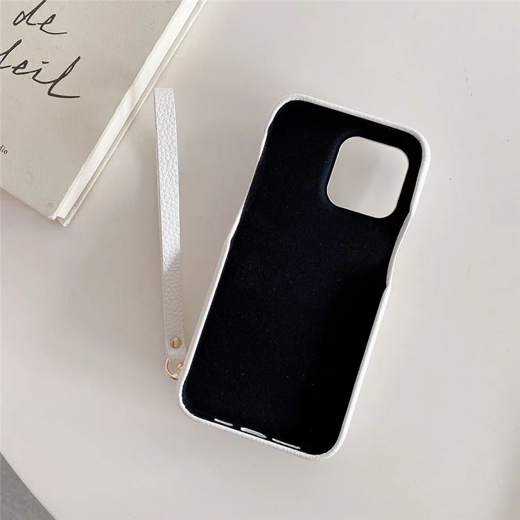 Capa para iPhone 15 Pro, design espelhado, cobertura traseira de couro PU com slots para cartões e alça de pulso - Branco