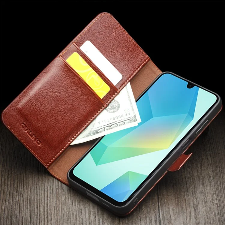 Compre em quantidade QIALINO Para Samsung Galaxy A16 5G / A16 4G Capa com Porta-Cartões Couro Genuíno de Vaca Suporte para Telefone - Marrom