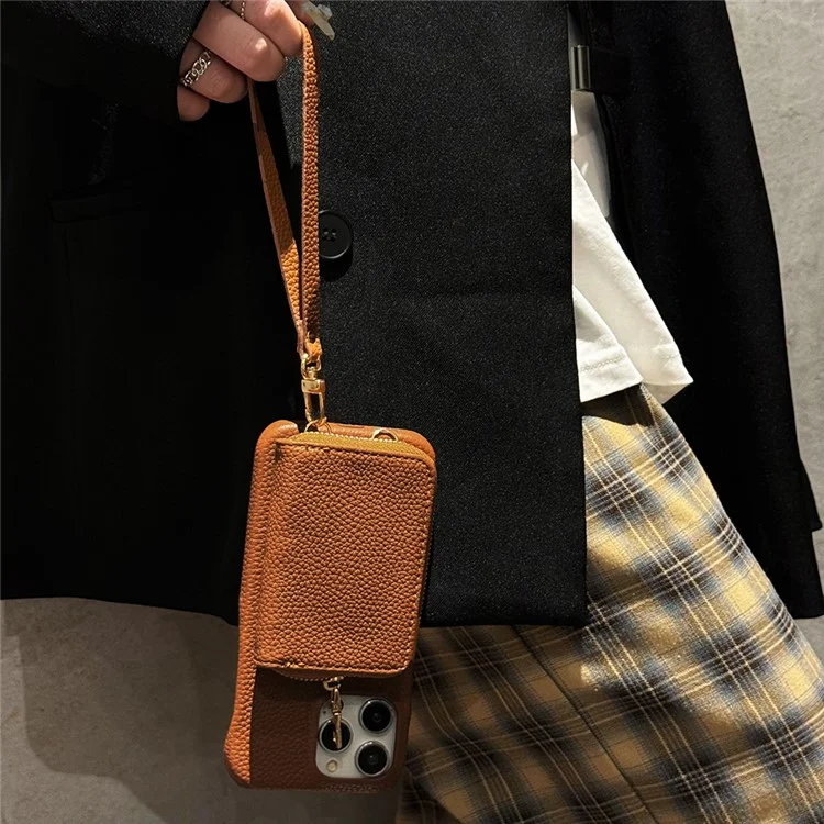 Funda para iPhone 15 Pro Max con ranuras para tarjetas, cremallera y correa de muñeca, de piel sintética - Marrón oscuro