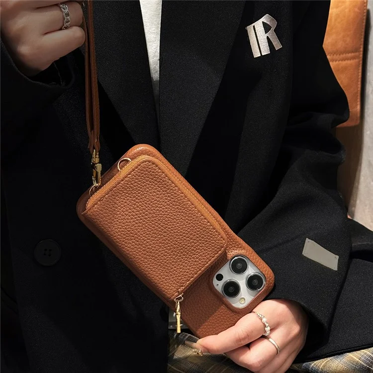 Funda para iPhone 15 Pro Max con ranuras para tarjetas, cremallera y correa de muñeca, de piel sintética - Marrón oscuro