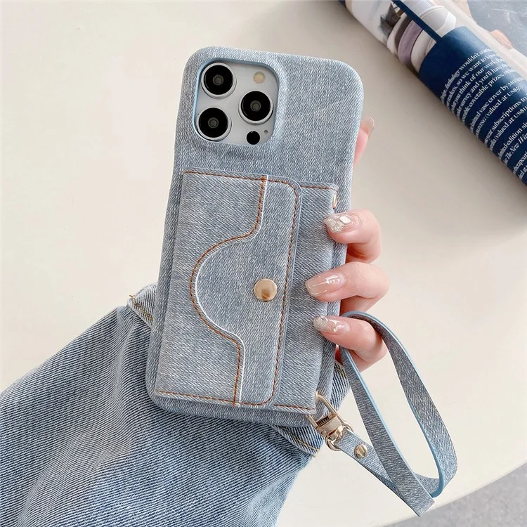 Étui pour iPhone 14 Pro Max avec fentes pour cartes, design miroir, texture en tissu jean et cuir PU avec sangle - Bleu bébé