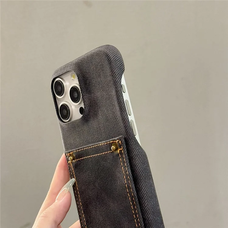 Funda para iPhone 15 Pro Max con soporte para tarjetas, textura de tela vaquera y cuero PU en la parte posterior - Negro