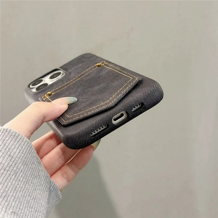 Funda para iPhone 15 Pro Max con soporte para tarjetas, textura de tela vaquera y cuero PU en la parte posterior - Negro