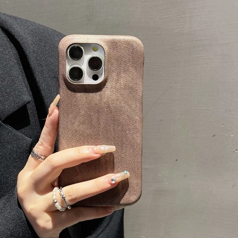Voor iPhone 15 Pro Max hoesje met stofjeansstructuur PU-leer + PET achterkant - Lichtbruin