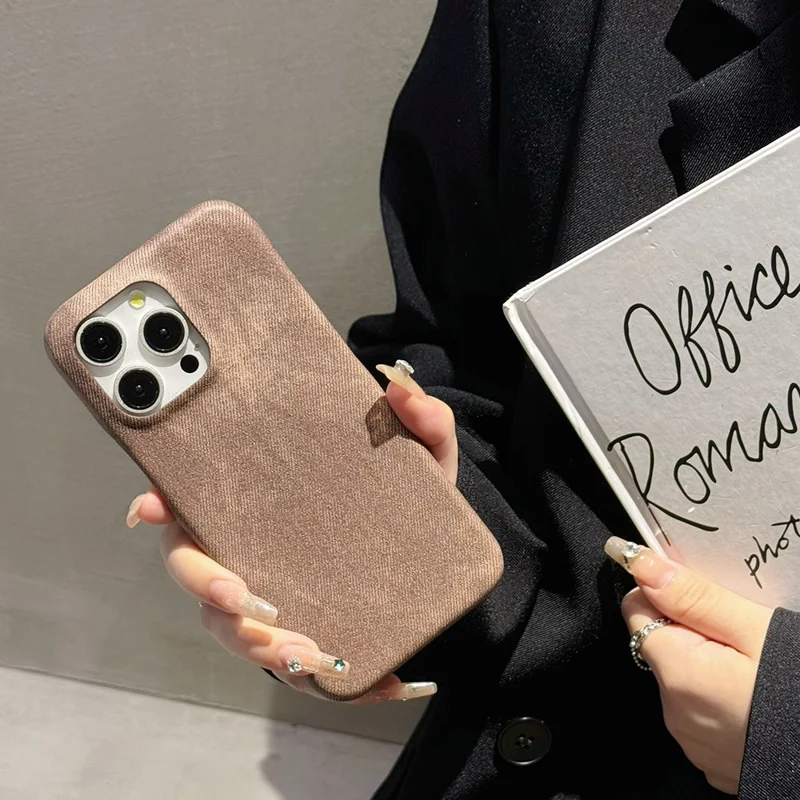 Voor iPhone 15 Pro Max hoesje met stofjeansstructuur PU-leer + PET achterkant - Lichtbruin