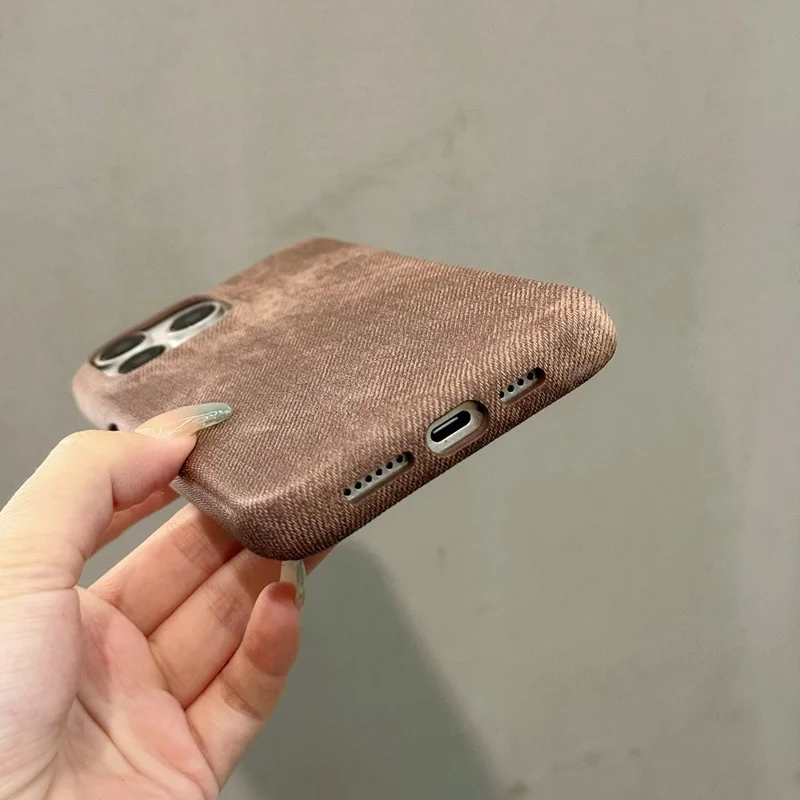 Voor iPhone 15 Pro Max hoesje met stofjeansstructuur PU-leer + PET achterkant - Lichtbruin