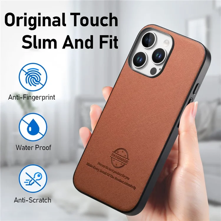 Étui pour iPhone 14 Pro Max avec texture en tissu, en cuir, PC et TPU anti-chute - Marron