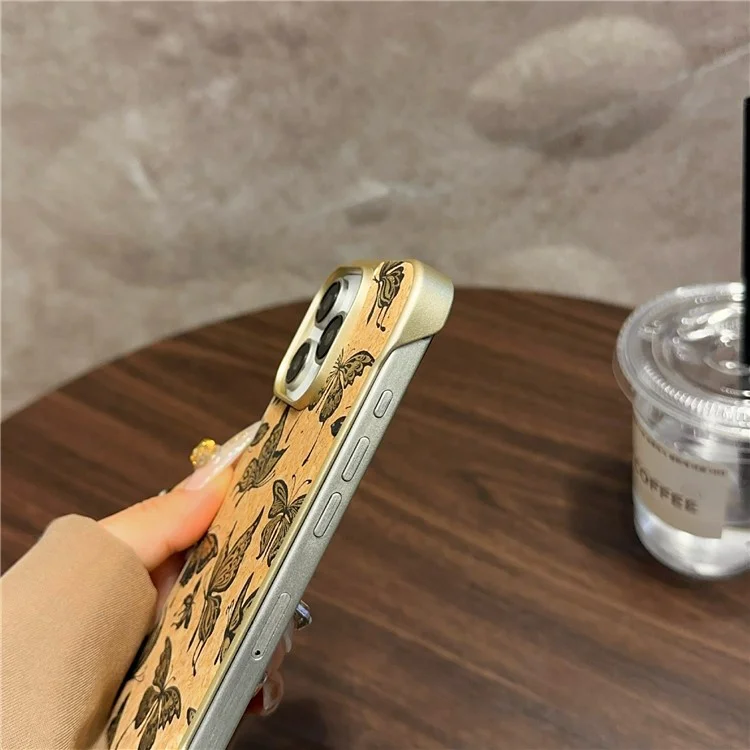 Étui magnétique invisible compatible avec MagSafe pour iPhone 16 Pro, couverture arrière en peinture cuite - Papillon doré