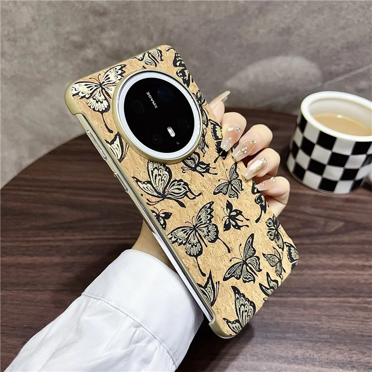 Coque de téléphone pour Huawei Mate 70 Pro+ / Mate 70 Pro en PC compatible avec MagSafe, avec motif gaufré - Papillon doré