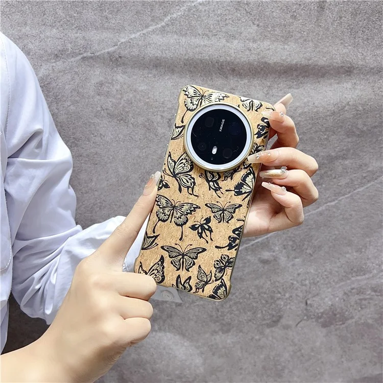 Coque de téléphone pour Huawei Mate 70 Pro+ / Mate 70 Pro en PC compatible avec MagSafe, avec motif gaufré - Papillon doré