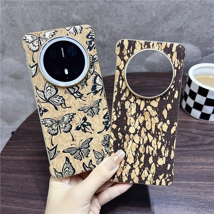 Coque de téléphone pour Huawei Mate 70 Pro+ / Mate 70 Pro en PC compatible avec MagSafe, avec motif gaufré - Papillon doré